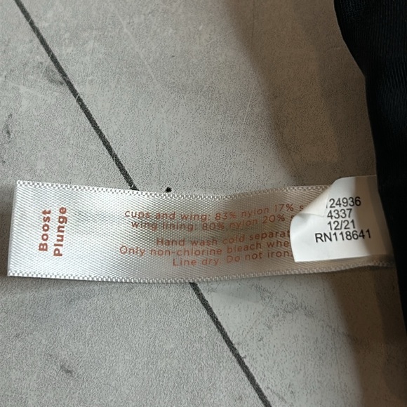 NWOT Cacique Lane Bryant Womans Push-Up Bra Black Boost Plunge UNDERWIRE 40D - Picture 8 of 8